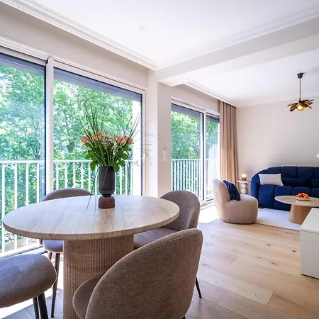 & Lounge Daire Annecy