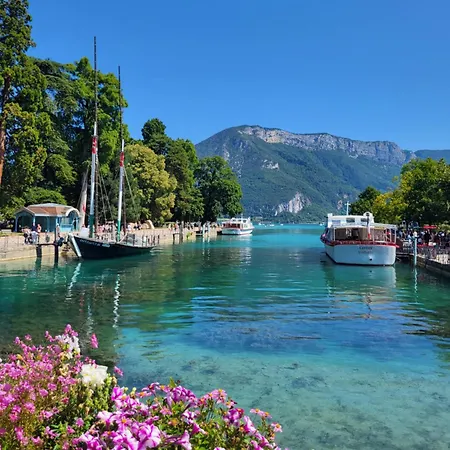 & Lounge * Annecy